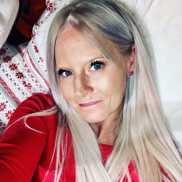 Meet your Posher, Heidi - Picture 1 of 1